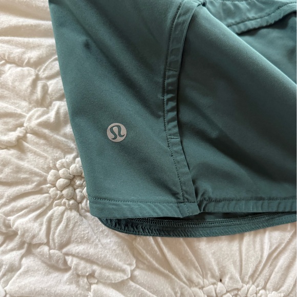 Lululemon Mid Rise Speed Short - Picture 4 of 8